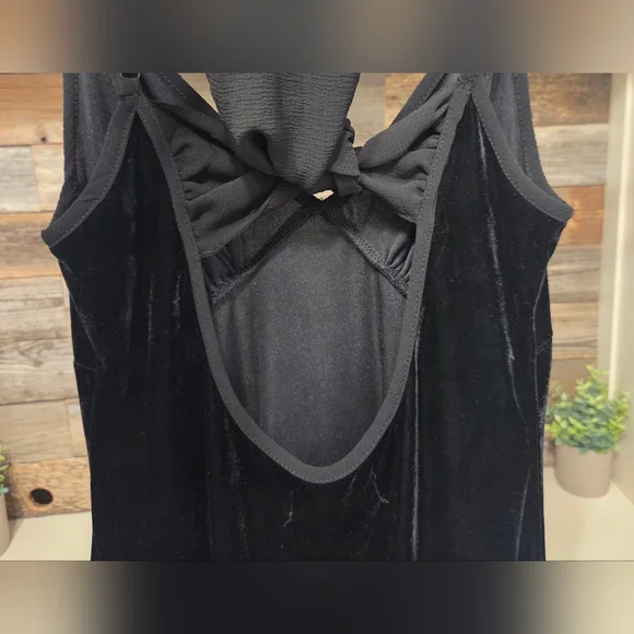 Band of Gypsies Chic Crushed Velvet Dress W/A Scooped Cut-Out Back & Tie- In
